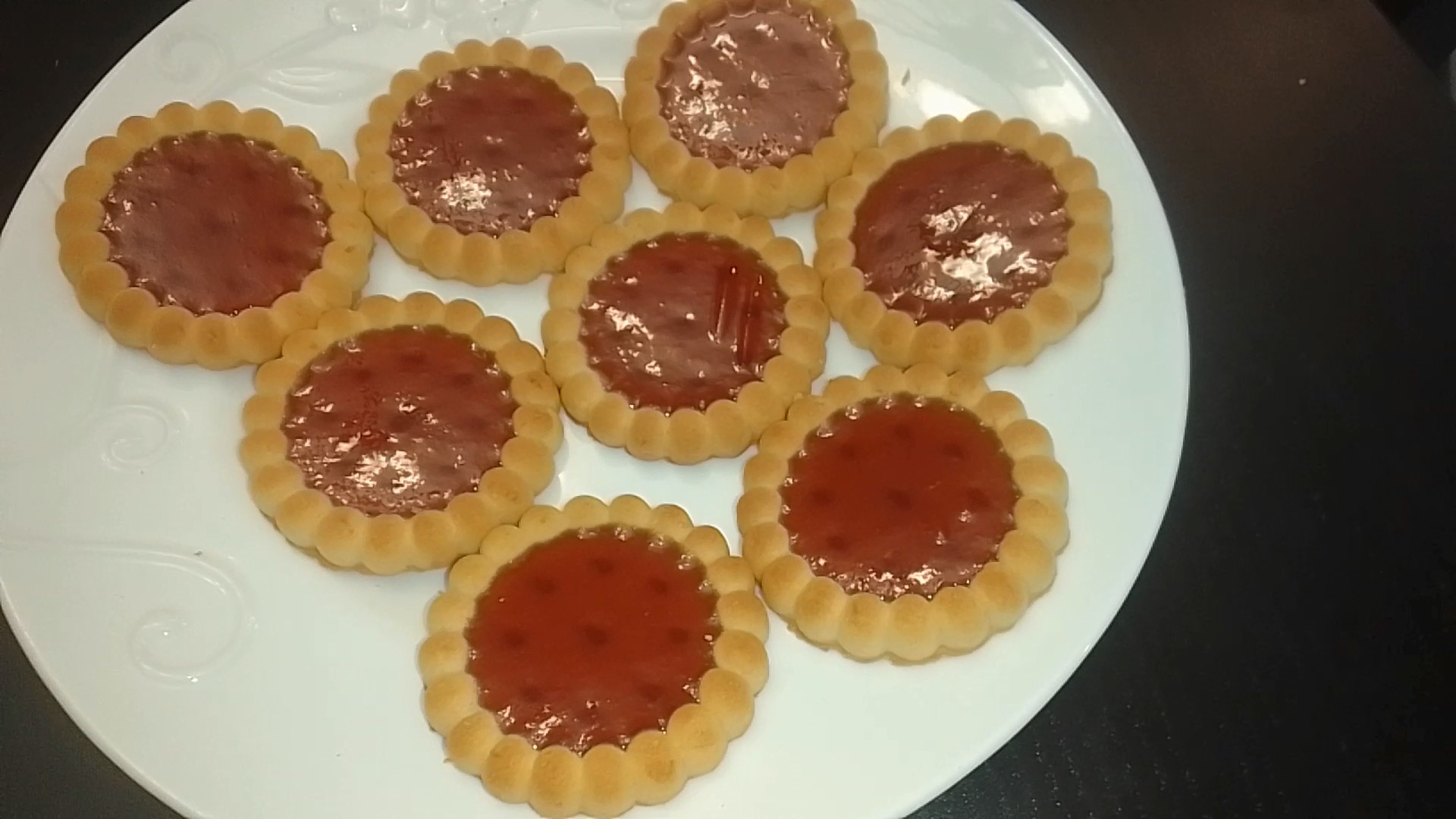 biskwi tartlettes